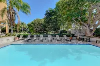 Hotel Fera Anaheim, a DoubleTree by Hilton Hotels in Orange