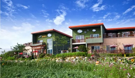 Terrace on the Cloud Отели рядом с достопримечательностью «MonaYongPyong - Ski Resort»