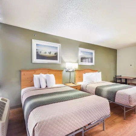 HomeTowne Studios By Red Roof Dallas - North Addison/ Tollway