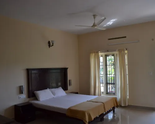 Kerala House Hotels in Kumily