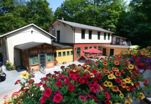 3. 쿠르하우스 데빈..