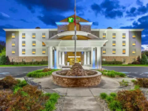 Holiday Inn Express & Suites MORRISTOWN by IHG Hotels in Hamblen County