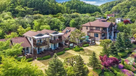 Hongcheon Terrace Morning Pension Отели рядом с достопримечательностью «Palbongsan Tourist Site»