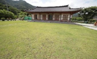 3. 시랑골한옥민박..