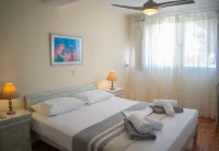 Villa 78 m2 in Agia Irini, 350 Meter to the Beach for 4 Guests with Pool Access!