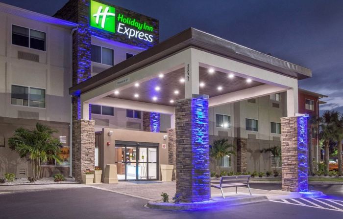 Holiday Inn Express NAPLES SOUTH - I-75 by IHG