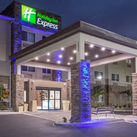 Holiday Inn Express NAPLES SOUTH - I-75 by IHG