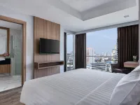 Adelphi Grande Sukhumvit Отели рядом с достопримечательностью «Торговый центр SeenSpace»