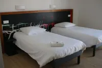 CIS Lamourelle Centre International de Sejour Hotel di Caux-et-Sauzens
