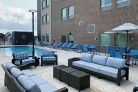 La Quinta Inn & Suites by Wyndham Round Rock Near Kalahari - Pool