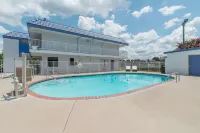 Motel 6 Norcross, GA - Atlanta Northeast - Kolam Renang
