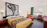 Super 8 by Wyndham Yucca Val/Joshua Tree Nat Pk Area Hotel di Yucca Valley