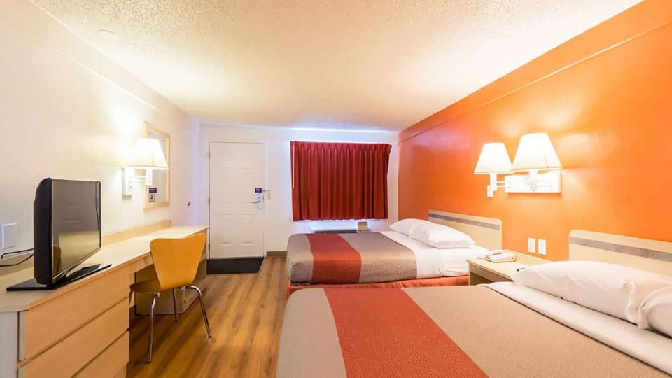 Travelodge by Wyndham Essington / Philadelphia Airport