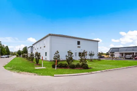 Econo Lodge Baton Rouge University Area Отели рядом с достопримечательностью «Tin Roof Brewing Co LLC»