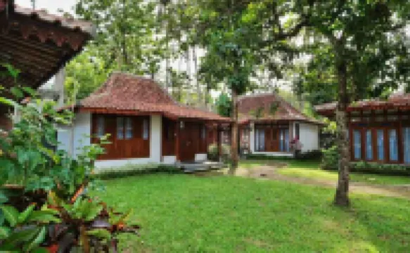 The Nalaya Hotel & Resto