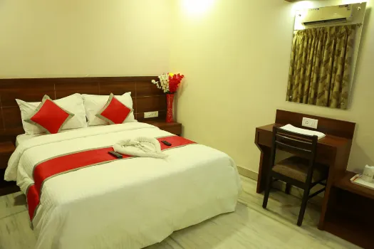 Hotel SR Guest House Hotels near Chembarambakkam Lake