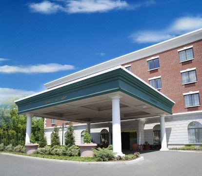 햄프턴 인 & 스위트