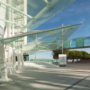 MYRIAD by SANA Hotels Отели рядом с достопримечательностью «Edificio Atlantis»