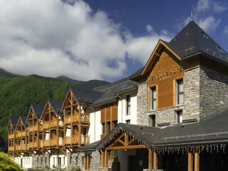 Mercure Peyragudes Loudenvielle Pyrenees Отели в г. Виньек