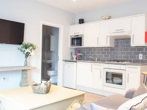 Modern Apartment in Stratford Upon Avon with Parking Wifi and Netflix