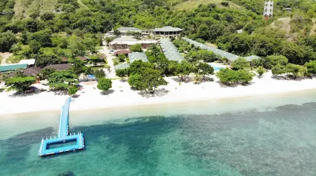 Sylvia Hotel & Resort Komodo Отели в г. Комодо