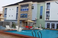 L'Avalon Hotel and Suites Hotels near Arabian Shopping Complex, Ogombo