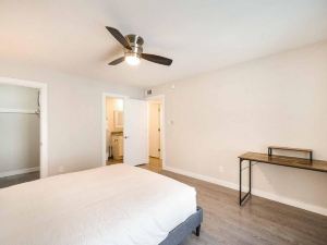 Stylish 1Br Near UT Mueller Evonify