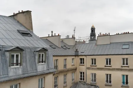 Hotel d'Espagne Отели рядом с достопримечательностью «Музей Гревен»