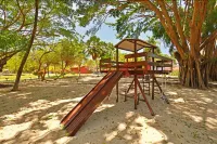 Angá Beach Hotel - Bãi đậu xe