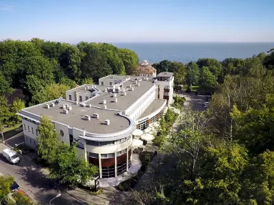 Hotel Nadmorski Hotels near Batory