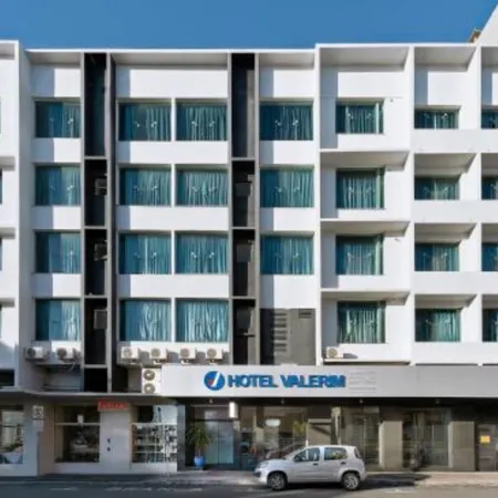 Hotel Valerim Itajaí / Navegantes