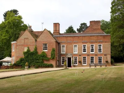 Flitwick Manor Hotel Hotels near Luton Road Park