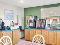 Super 8 by Wyndham Kennett Hotels in Dunklin County