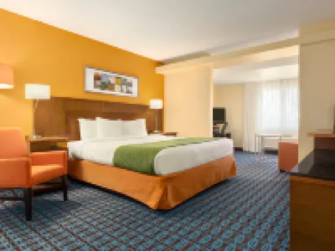 คันทรีอินน์แอนด์สวีทส์ บายเรดิสัน สนามบินฟีนิกซ์ AZ โรงแรมในฟีนิกซ์