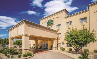 La Quinta Inn & Suites by Wyndham Evansville