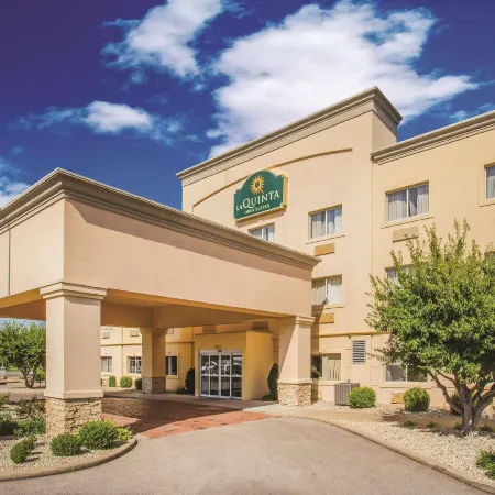 La Quinta Inn & Suites by Wyndham Evansville