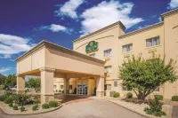 La Quinta Inn & Suites by Wyndham Evansville Hôtels à : Ohio Township