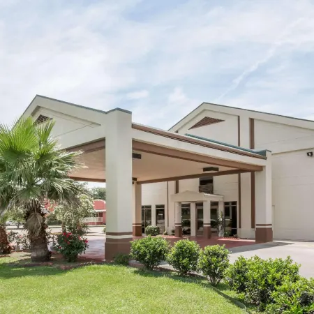 Days Inn by Wyndham Rayne/Crowley