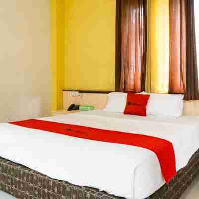 RedDoorz Near Pelabuhan Jayapura Rooms