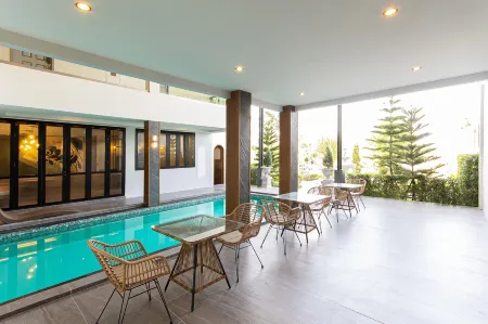 Bangwua Garden Resort Отели рядом с достопримечательностью «Bangkok Seat Company Limited»