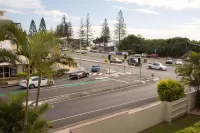 Northpoint Holiday Apartments Hotels in Alexandra Headland