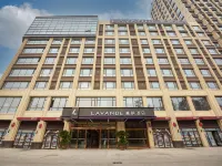 Lavande Hotel (LinyPingyi Junhe Road) Hôtels à proximité de : Pingyi Station