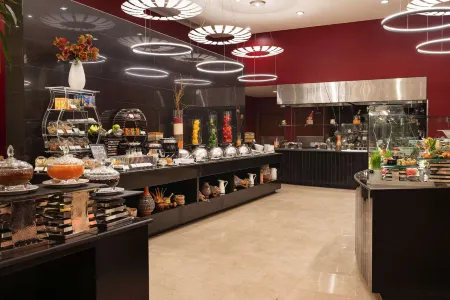 Steigenberger Hotel El Tahrir Cairo Отели рядом с достопримечательностью «Мечеть аль-Акмар»