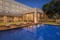 Courtyard Tiruchirappalli - Pools