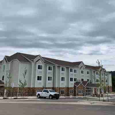 Microtel Inn & Suites by Wyndham Woodland Park Hotel Exterior