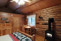 Silverwolf Log Chalet Resort Hotels in Coram