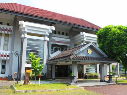 University Club Hotel UGM Hotels in Mlati
