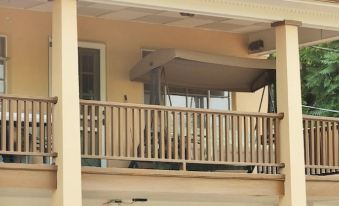 Holiday Motel - Housity