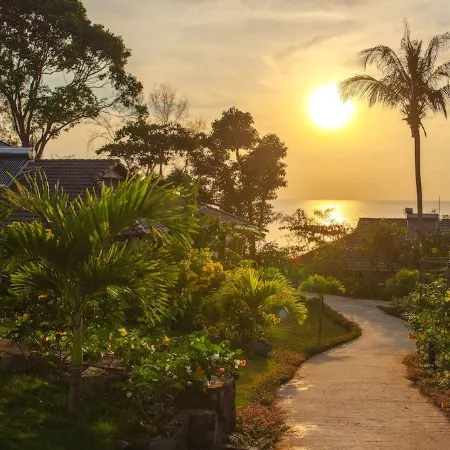 Camia Resort & Spa