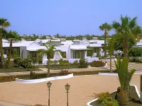 Bungalows Playa Limones Hotel dekat Monumento Cesar Manrique